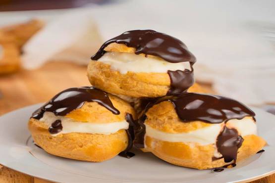 Profiterole Cake